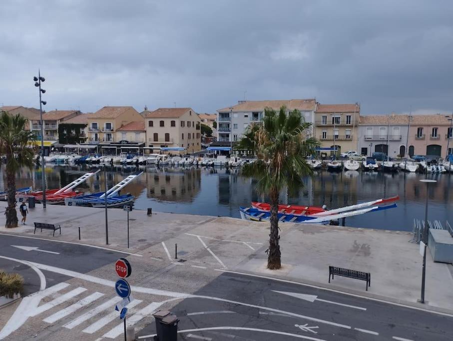 Apartment Climatise Sur Le Port De