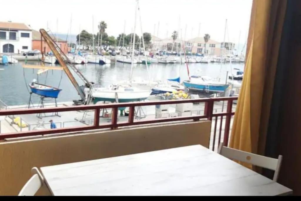 Apartment Climatise Sur Le Port De Meze